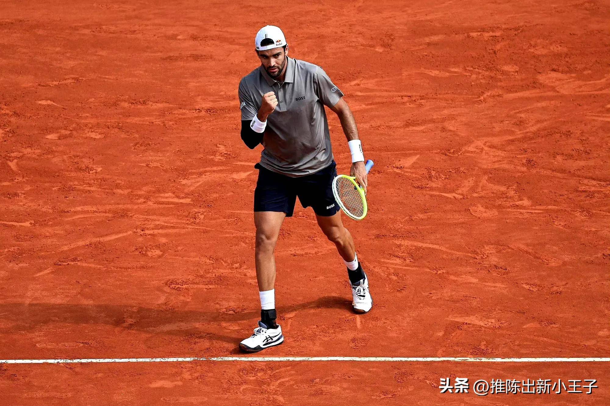 年终总决赛完胜蒙特卡洛大师赛,西西帕斯关键制胜 年终总决赛完胜蒙特卡洛大师赛,西西帕斯关键制胜