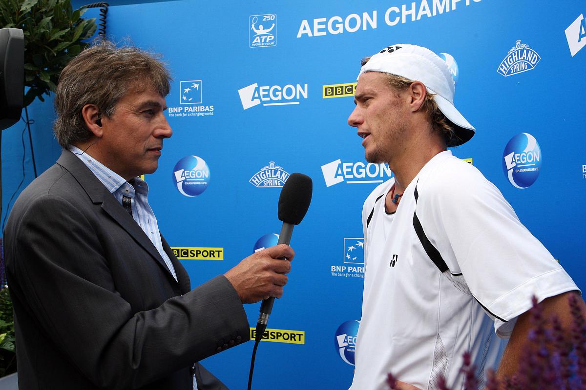 温网鏖战澳网，梅德韦杰夫带队取胜