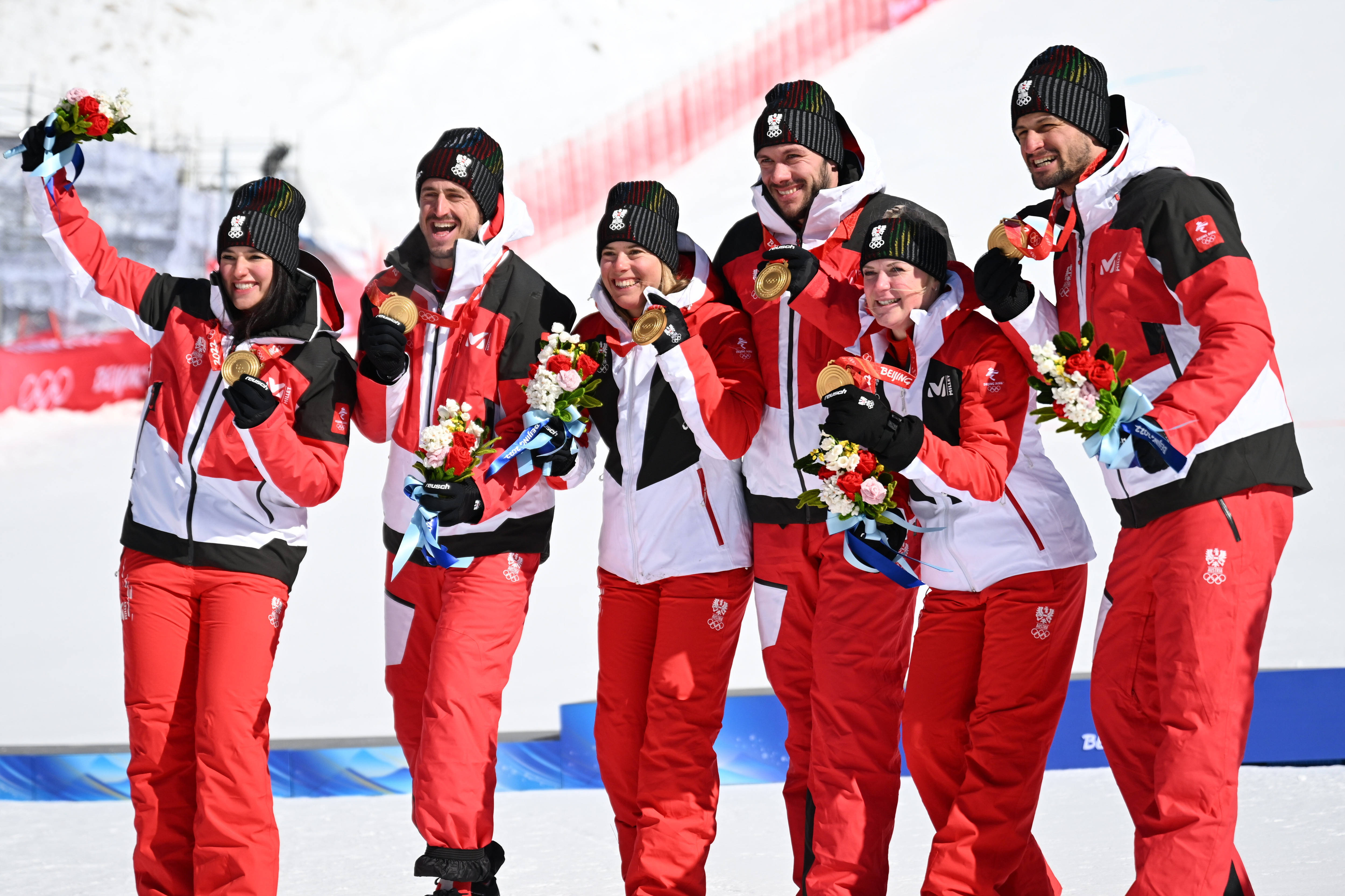 奥地利队完胜英格兰队，许昕带队取胜