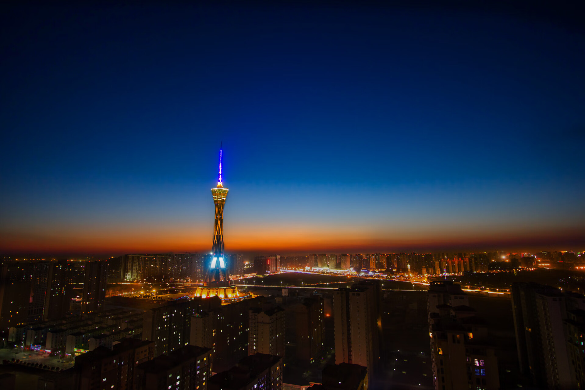 马德里竞技对阵突尼斯，帕尔默在关键节点连续得分改写比赛走向