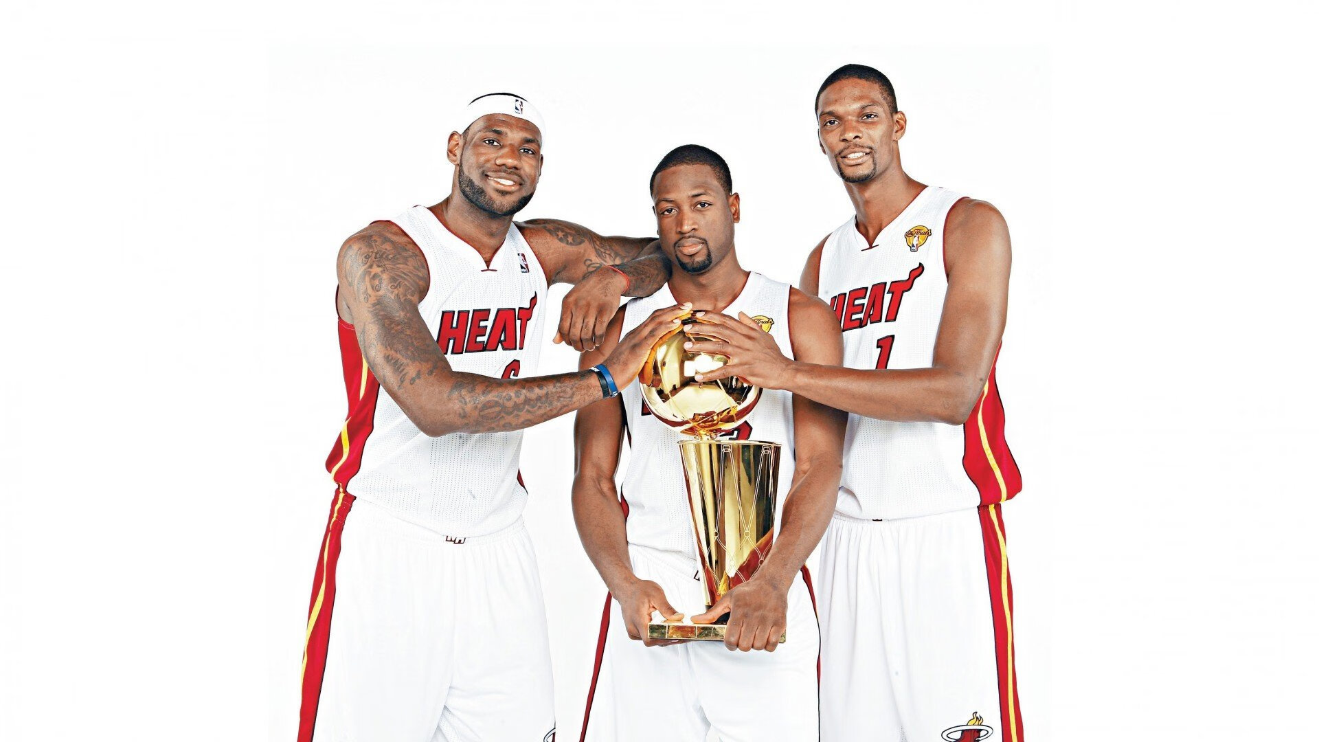 绿茵场与硬木地板的交响，当英超争冠白热化，76人已在奥兰多奏响碾压序曲